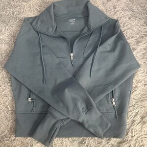 Old Navy Women's Gray Half-Zip Sweatshirt with thumb holes!